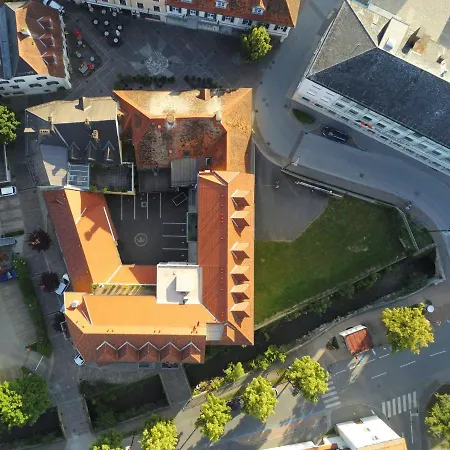 Stadthotel Zur Goldenen Krone 2* 魏茨