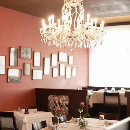 Stadthotel Zur Goldenen Krone 魏茨