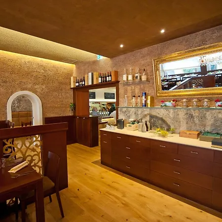 Stadthotel Zur Goldenen Krone 酒店 2*