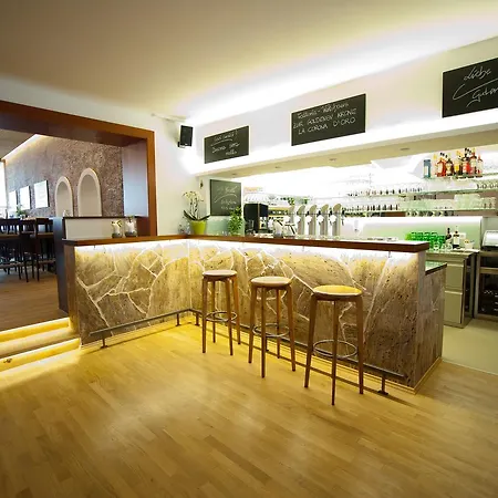 酒店 Stadthotel Zur Goldenen Krone 魏茨