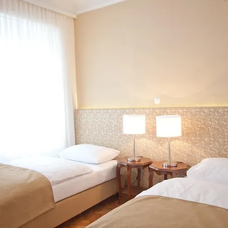 酒店 Stadthotel Zur Goldenen Krone