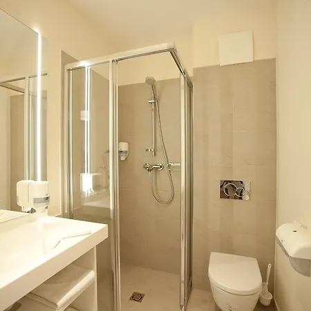 Stadthotel Zur Goldenen Krone 2*