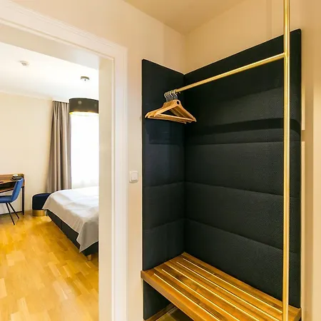 Stadthotel Zur Goldenen Krone 2* 魏茨