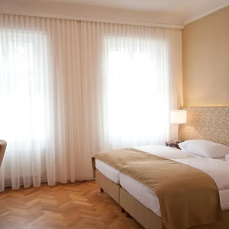 Stadthotel Zur Goldenen Krone 酒店 魏茨