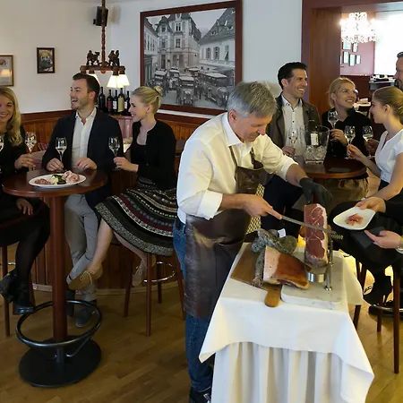 酒店 Stadthotel Zur Goldenen Krone 2*